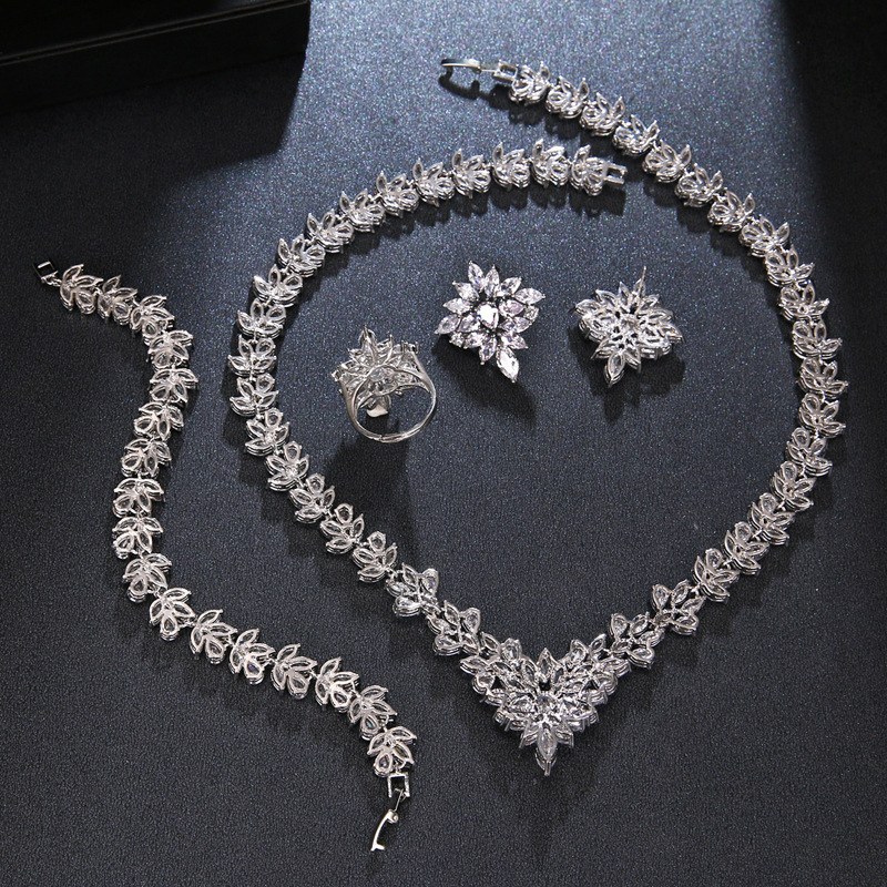 Parure cristal, quatre pièces